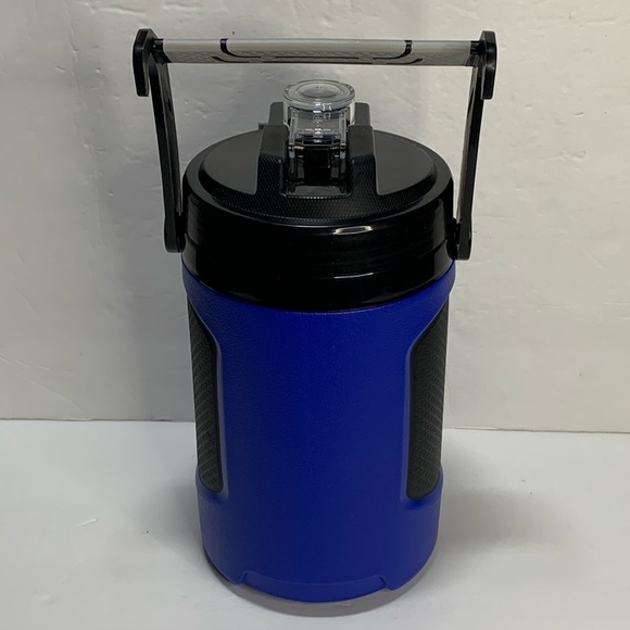 Igloo Latitude Ultra Pro Water Jug 2 Qt Blue New - Picture 3 of 14